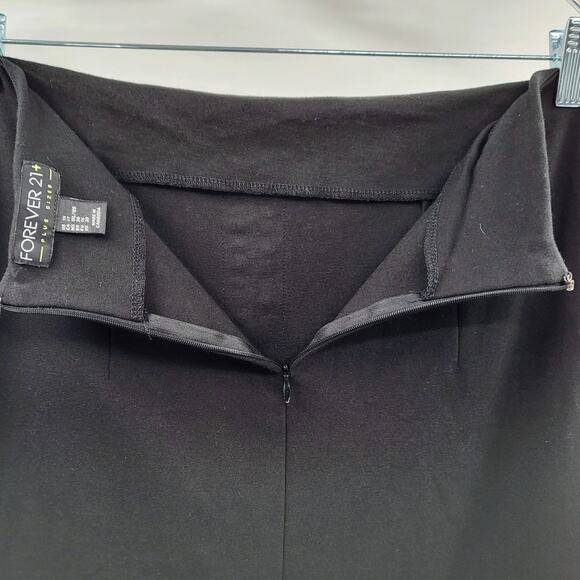 Forever 21 Plus Size Black Hook & Eye Form Fitting Knee Length Skirt Women's 1X - Picture 4 of 5